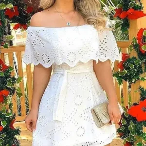 Robe Blanche Dentelle Épaules Dénudées
